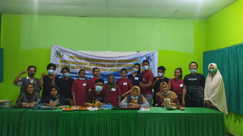 Dosen Unisa Latih Pengurus  Karang Taruna Desa Anca Buat Keripik  Ikan Mujair
