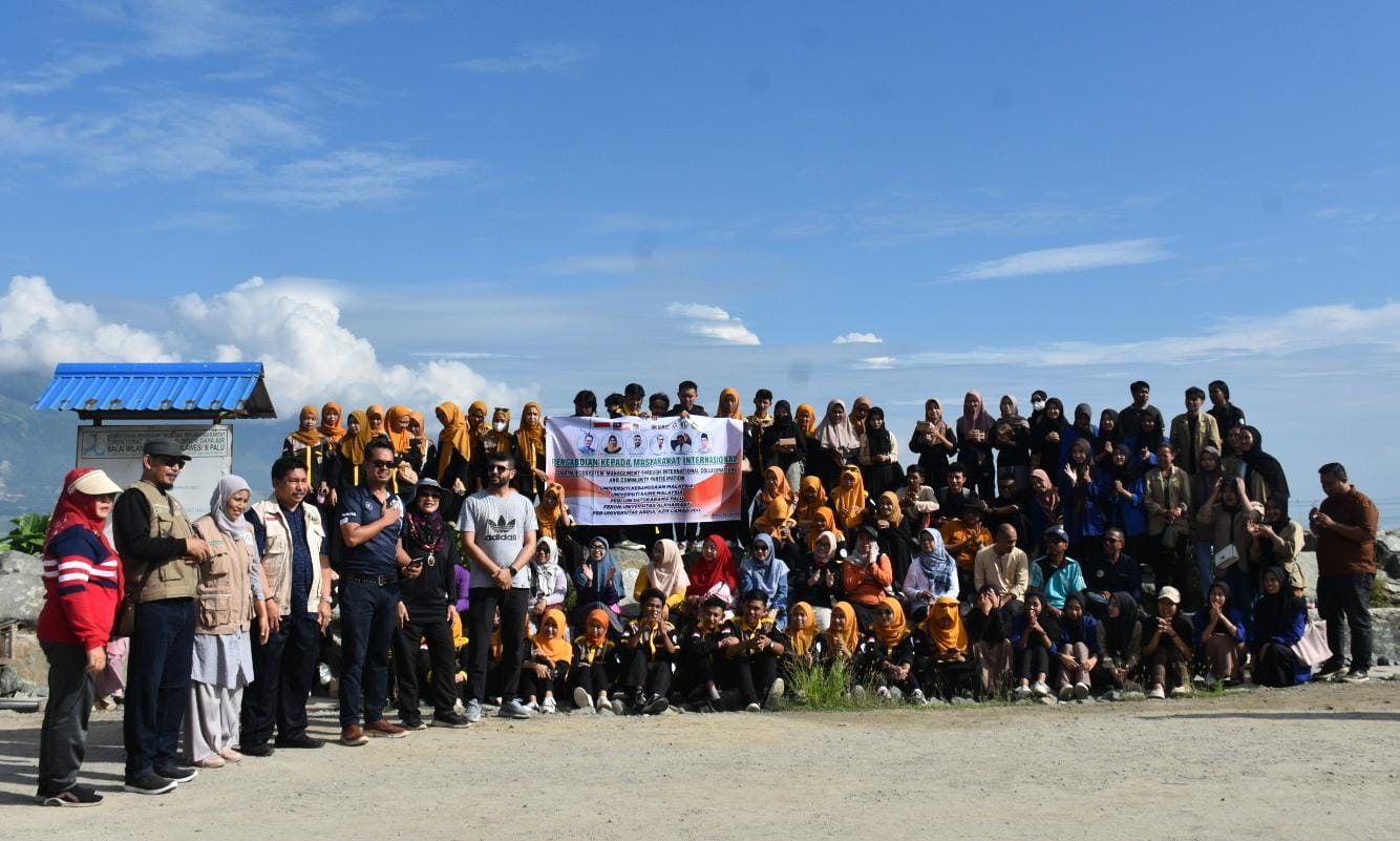 Tiga Perguruan Tinggi di Palu dan Perguruan Tinggi Asal Malaysia Kompak Jaga Ekosistem Pantai