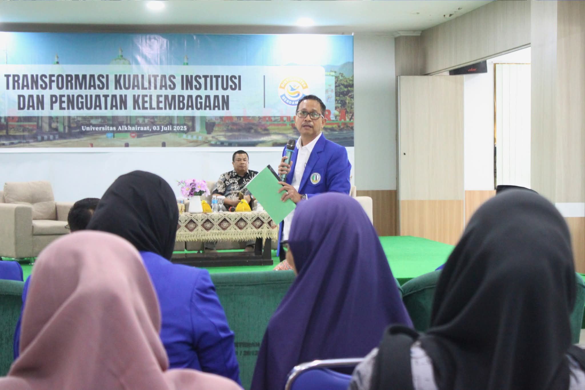 Ratusan Dosen dan Tenaga Kependidikan Universitas Alkhairaat Hadiri Sosialisasi Peraturan Kepegawaian