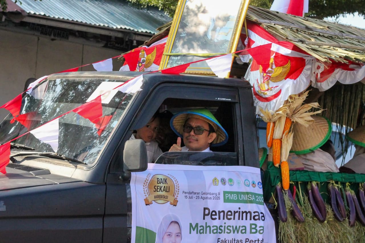 Universitas Alkhairaat Ikut Karnaval Sambut HUT RI ke-80 dan Meriahkan Milad Alkhairaat ke-98