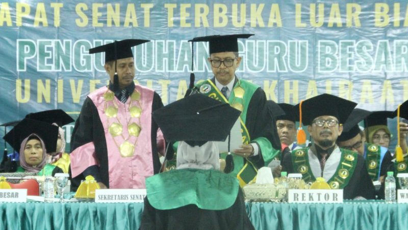 Jarang Terjadi, Suami Kukuhkan Istri Sebagai Guru Besar