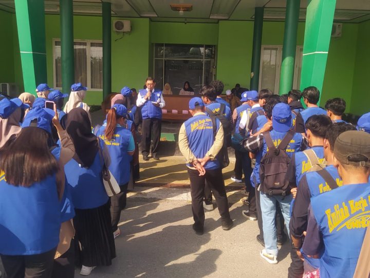 Lepas Mahasiswa KKN, Rektor Ingatkan Mahasiswa Buat Program Berdampak