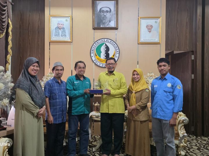 Bubuk Daun Kelor Antarkan Universitas Alkhairaat Raih Silver Winner Nasional Dosen Pendamping Inspiratif BEM Berdampak