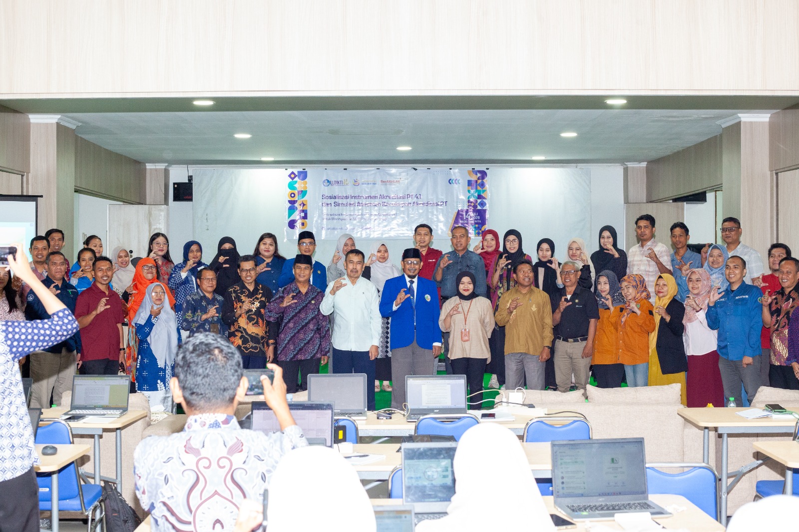 Unisa Palu Tuan Rumah Sosialisasi Instrumen Akreditasi Perguruan Tinggi 4.0