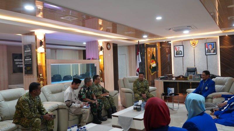 Bahas Sinergi Kampus dan TNI, Pimpinan UNISA Palu Temui Pangdam XXIII/Palaka Wira