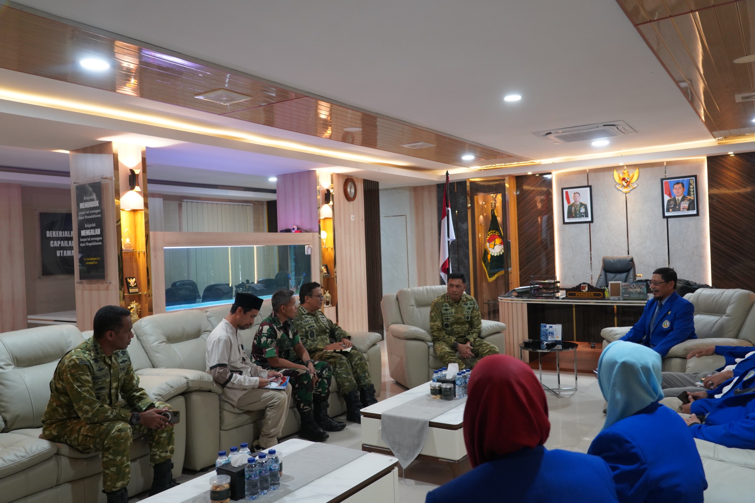 Bahas Sinergi Kampus dan TNI, Pimpinan UNISA Palu Temui Pangdam XXIII/Palaka Wira
