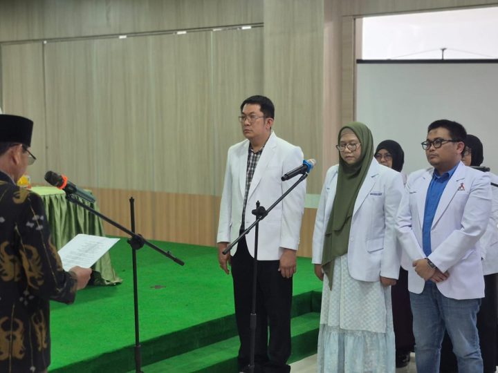 Rektor UNISA Palu Lantik Pejabat Struktural Fakultas Kedokteran