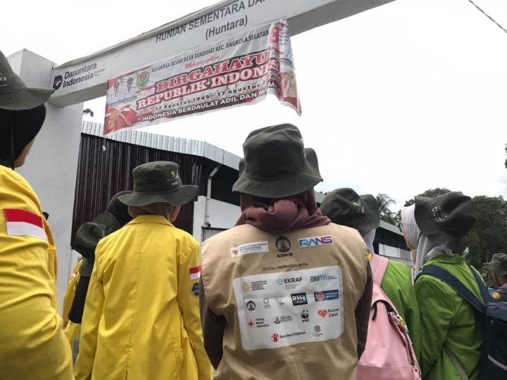 Sehat, Kuat, dan Bangkit;  Marsiadapari Tandihat UI Dampingi Warga Huntara Pascabencana